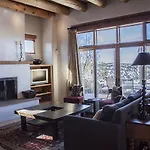 Bishop\'S Scenic Views Two-Bedroom Condo