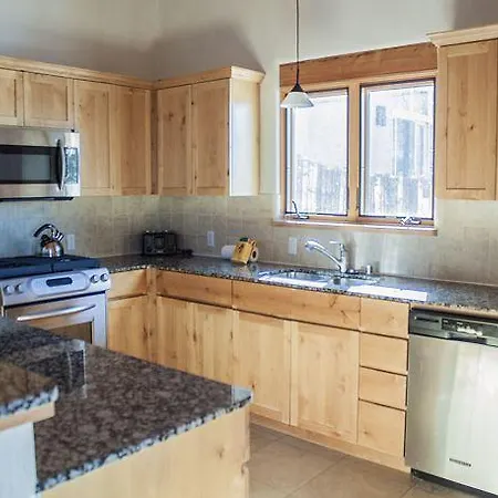 Bishop's Scenic Views Two-bedroom