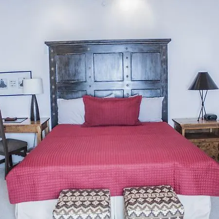 Bishop's Scenic Views Two-bedroom Santa Fe