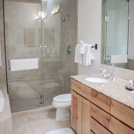 Bishop's Scenic Views Two-bedroom Apartment *